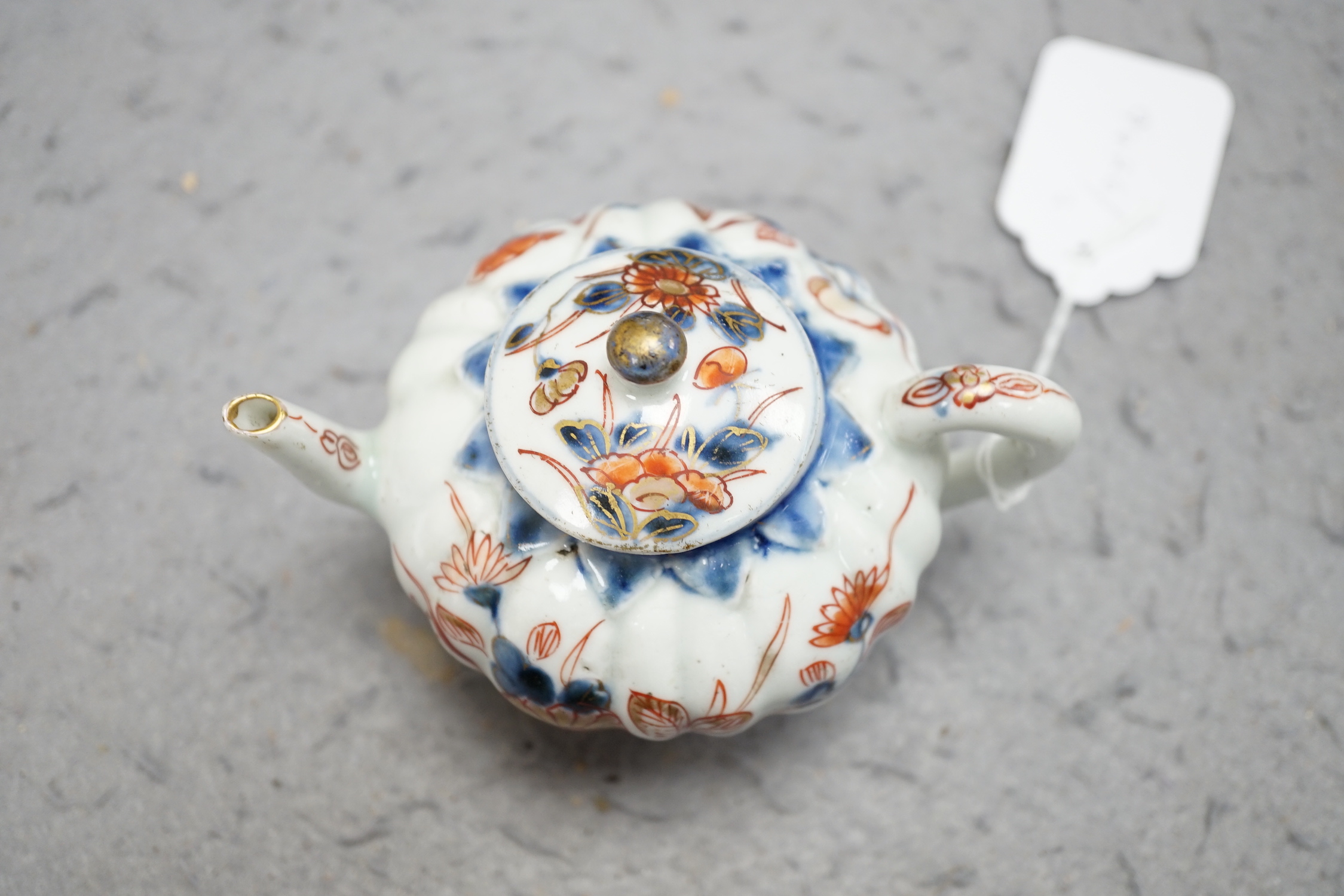 A Chinese Imari miniature teapot, Kangxi, 9cm